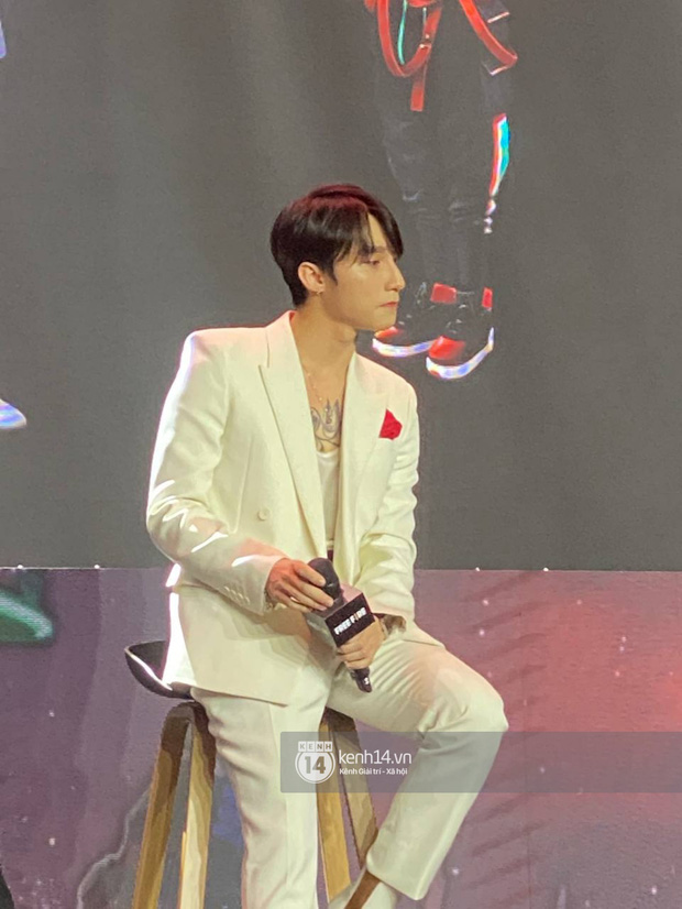 Thánh soi phát hiện Sơn Tùng tháo đồng hồ đôi với Thiều Bảo Trâm, thay thế bằng vòng đôi với Hải Tú tại sự kiện?-5