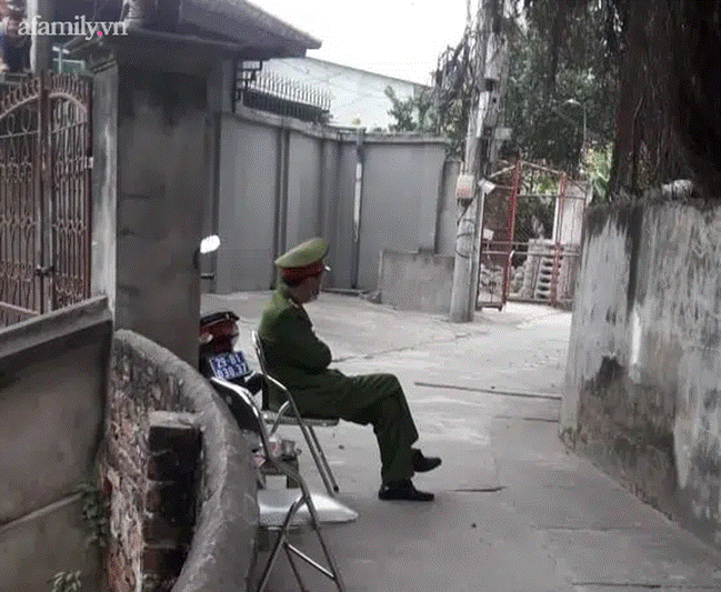 Hà Nội lập chốt chặn, cách ly nhà riêng của bác sĩ trở về từ Vân Đồn - Quảng Ninh-1