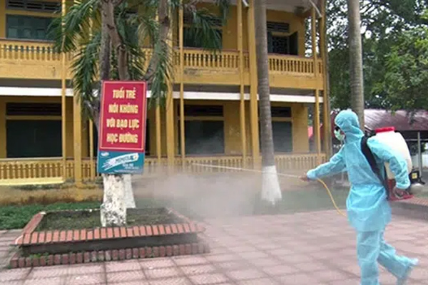THPT Phan Đình Phùng Hà Nội cho toàn bộ trường nghỉ học vì 3 học sinh F1, F2-6