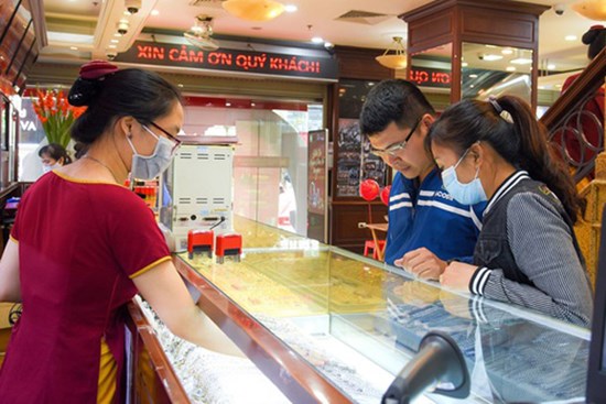 Giá vàng lao dốc, xuất hiện yếu tố gây bất ngờ