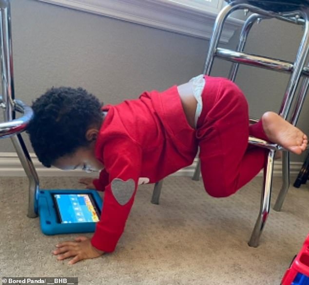 Những khoảnh khắc kỳ quặc không thể lý giải được của trẻ khiến các bố mẹ cười không được, khóc không xong”-2