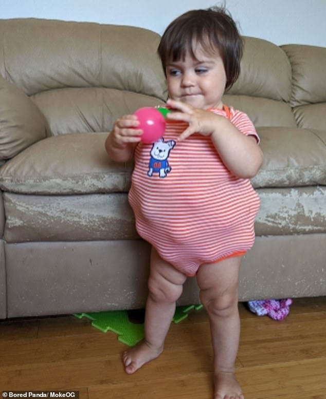 Những khoảnh khắc kỳ quặc không thể lý giải được của trẻ khiến các bố mẹ cười không được, khóc không xong”-8