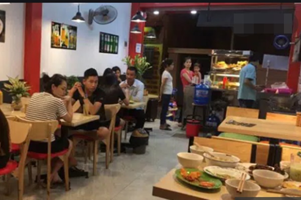 Vì một bức ảnh với góc ngồi không thể chấp nhận được của con gái đăng trên tạp chí, ông bố soái ca bị chỉ trích quá nuông chiều làm hư con-7