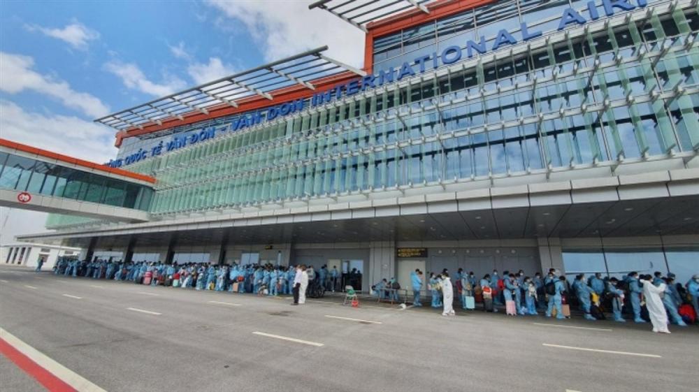 Tạm đóng cửa sân bay Vân Đồn sau khi 1 nhân viên dương tính với SAR-CoV-2-1