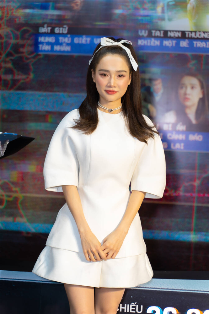 Ninh Dương Lan Ngọc và Nhã Phương lộ mặt tròn xoe vì nhầm kiểu tóc, sai một li đi một dặm!-2