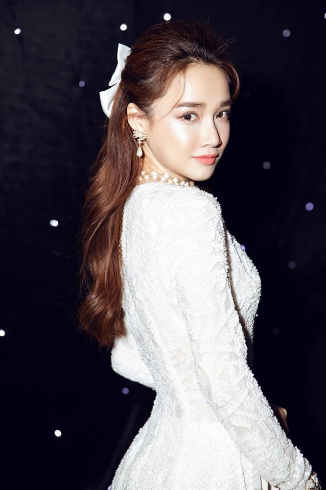 Ninh Dương Lan Ngọc và Nhã Phương lộ mặt tròn xoe vì nhầm kiểu tóc, sai một li đi một dặm!-5