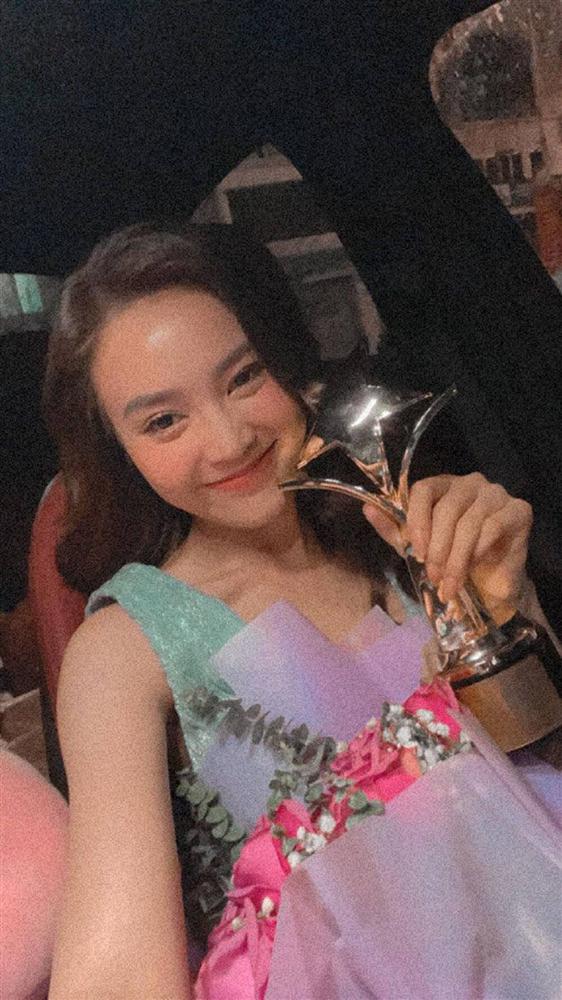 Ninh Dương Lan Ngọc và Nhã Phương lộ mặt tròn xoe vì nhầm kiểu tóc, sai một li đi một dặm!-8