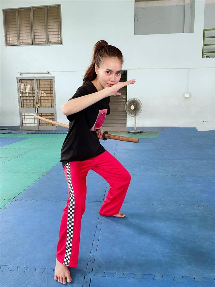 Ninh Dương Lan Ngọc và Nhã Phương lộ mặt tròn xoe vì nhầm kiểu tóc, sai một li đi một dặm!-9