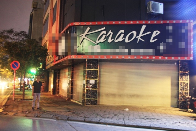 Karaoke tay vịn mà dân mạng đang bàn tán xôn xao là dịch vụ gì?-3