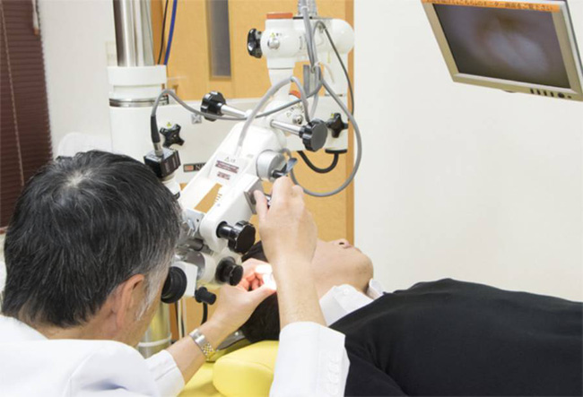 Thường xuyên thức khuya làm việc, áp lực cao, nam giám đốc bị điếc đột ngột-1