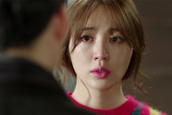 Sáng tắm dùng dao cạo bị chảy máu, tôi hoảng hồn nhìn lại đồ vật thì phát hiện trò ngoại tình đáng sợ của chồng-3