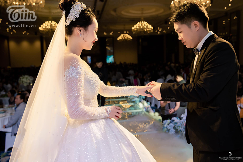 Choáng ngợp với đám cưới của Á khôi Đại học Kinh tế Quốc dân: Chú rể lái siêu xe Lamborghini 19 tỷ rước dâu-11