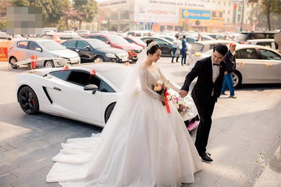 Choáng ngợp với đám cưới của Á khôi Đại học Kinh tế Quốc dân: Chú rể lái siêu xe Lamborghini 19 tỷ rước dâu