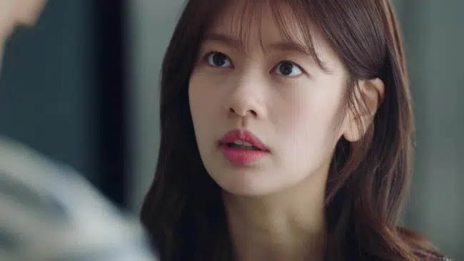 Sáng tắm dùng dao cạo bị chảy máu, tôi hoảng hồn nhìn lại đồ vật thì phát hiện trò ngoại tình đáng sợ của chồng-1