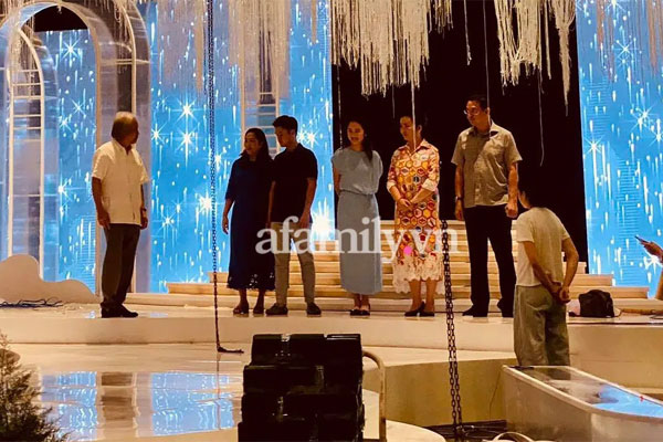 Hé lộ không gian tiệc cưới cả chục tỷ của thiếu gia Phan Thành: Sang chảnh, lấp lánh và ngập tràn hoa tươi-5