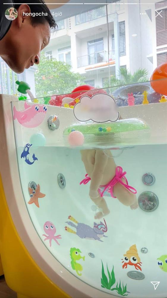 Sướng như cặp sinh đôi nhà Hồ Ngọc Hà: Tí tuổi đã được bố mẹ tháp tùng đi spa, sương sương cũng tốn tiền triệu mỗi lần-2