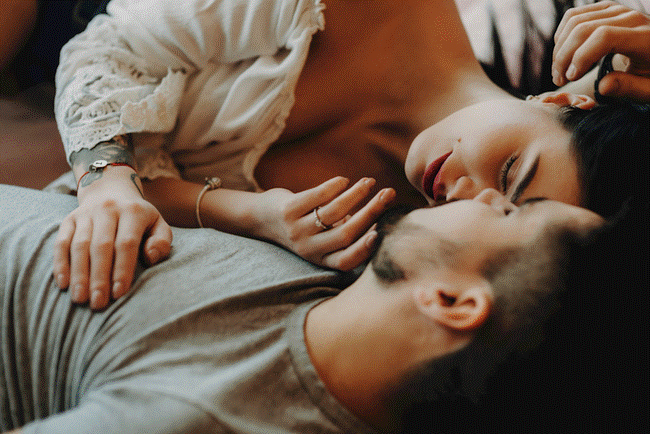 Nghe người đàn ông từng đôi lần chán vợ tâm sự về cảm xúc phòng the, phụ nữ đều giật mình hiểu thì ra chuyện ấy bị bay màu là bởi nguyên nhân không ngờ này-1