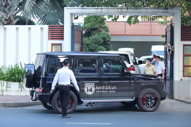 Rolls-Royce, McLaren, Maybach và dàn siêu xe của Phan Thành đồng loạt dán chữ hỷ chuẩn bị rước dâu-9