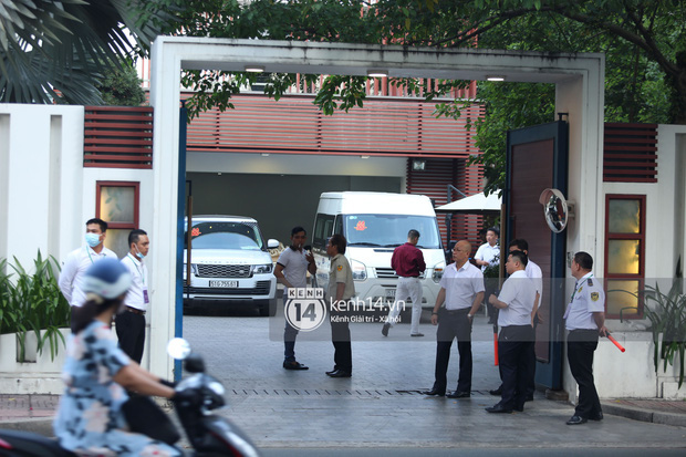 Rolls-Royce, McLaren, Maybach và dàn siêu xe của Phan Thành đồng loạt dán chữ hỷ chuẩn bị rước dâu-11