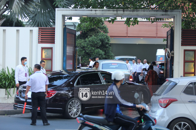 Rolls-Royce, McLaren, Maybach và dàn siêu xe của Phan Thành đồng loạt dán chữ hỷ chuẩn bị rước dâu-7