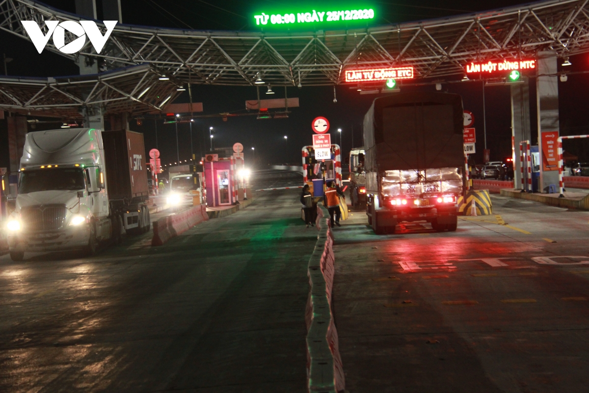 Ảnh: Những chốt phòng dịch trong đêm ở Quảng Ninh-12