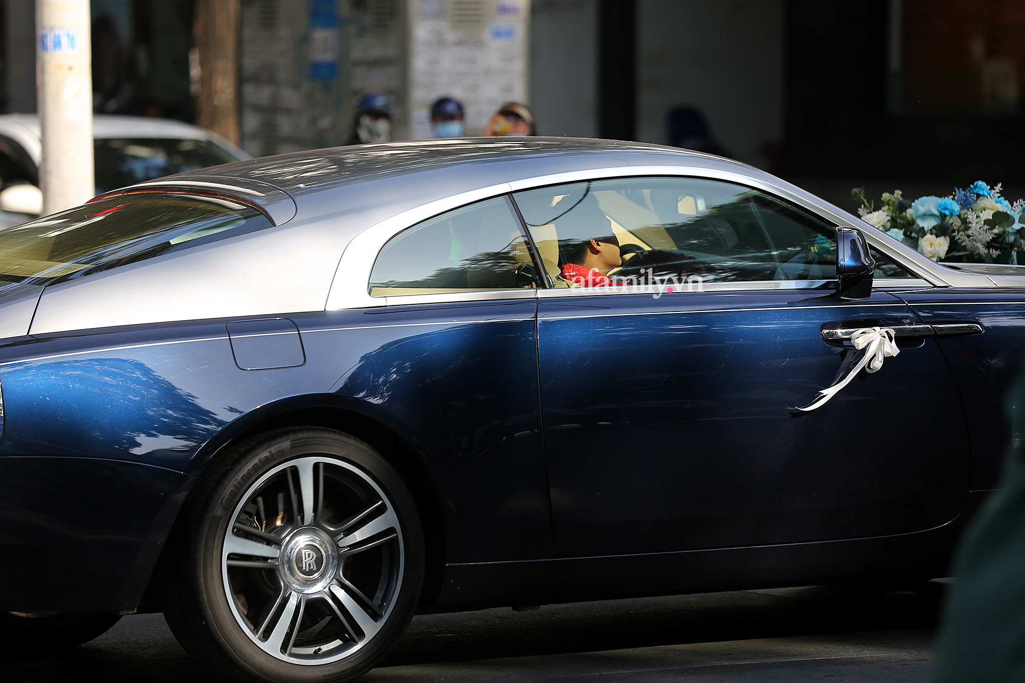 Trực tiếp đám cưới Phan Thành - Primmy Trương: Cô dâu chiếm spotlight với áo dài đỏ, nhẫn kim cương to đùng trên tay nhìn là nể ngay-19