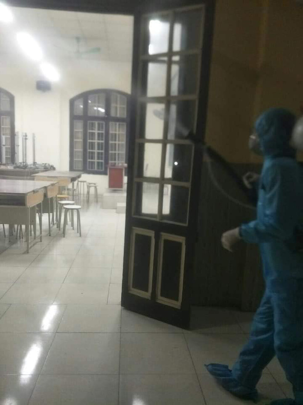 THPT Phan Đình Phùng Hà Nội cho toàn bộ trường nghỉ học vì 3 học sinh F1, F2-3