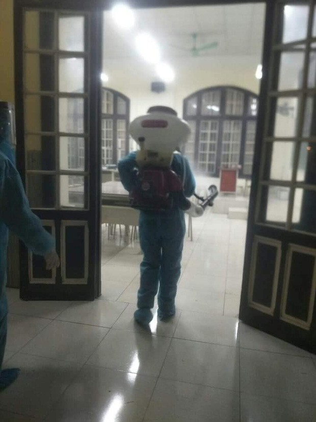 THPT Phan Đình Phùng Hà Nội cho toàn bộ trường nghỉ học vì 3 học sinh F1, F2-5