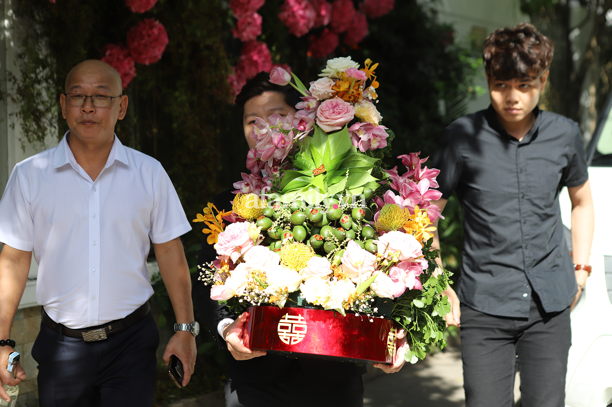 Trực tiếp đám cưới Phan Thành - Primmy Trương: Cô dâu chiếm spotlight với áo dài đỏ, nhẫn kim cương to đùng trên tay nhìn là nể ngay-30