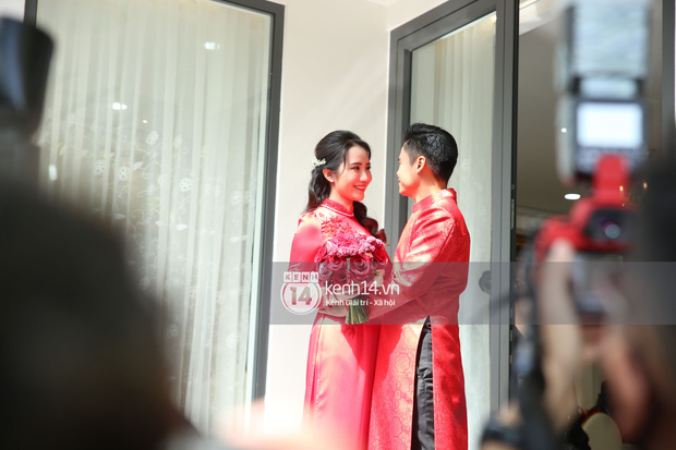 Trực tiếp đám cưới Phan Thành - Primmy Trương: Cô dâu chiếm spotlight với áo dài đỏ, nhẫn kim cương to đùng trên tay nhìn là nể ngay-36