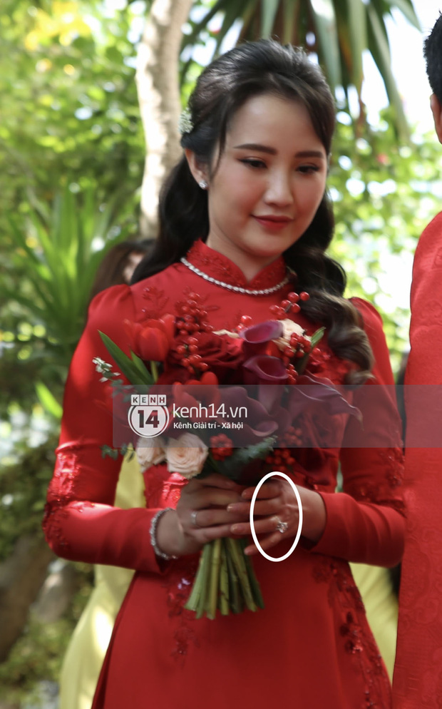 Trực tiếp đám cưới Phan Thành - Primmy Trương: Cô dâu chiếm spotlight với áo dài đỏ, nhẫn kim cương to đùng trên tay nhìn là nể ngay-42