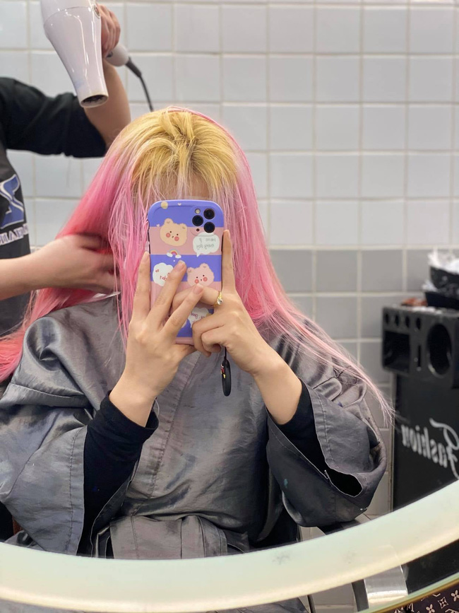 Đi nhuộm tóc giá 3,5 triệu tại một Salon có tiếng, cô nàng này nhận lại được mái tóc xơ nhũn và sự ức chế vô cùng-2