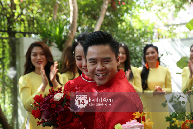 Biểu cảm trái ngược của thiếu gia Phan Thành trước và sau khi rước dâu: Ai lấy vợ rồi mới hiểu!-8