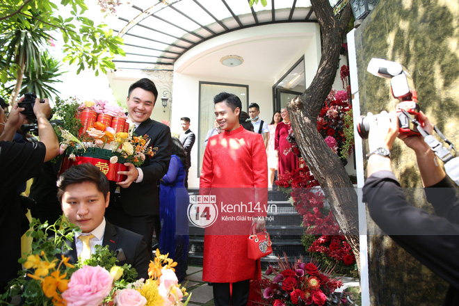 Biểu cảm trái ngược của thiếu gia Phan Thành trước và sau khi rước dâu: Ai lấy vợ rồi mới hiểu!-9