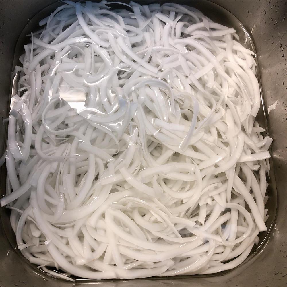 Chị em trổ tài làm mứt nhâm nhi ngày Tết: Mứt ngũ sắc thơm ngon đẹp mắt, mứt gừng đỏ vừa lạ vừa thơm!-4