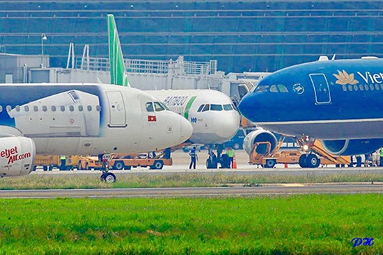 Hàng không đổi vé, hoàn tiền cho khách khi sân bay đóng cửa do Covid-19