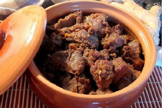 Món ngon trong mâm cỗ Tết cổ truyền miền Trung: Có tôm chua ăn mãi không chán, ai cũng xuýt xoa khen-1