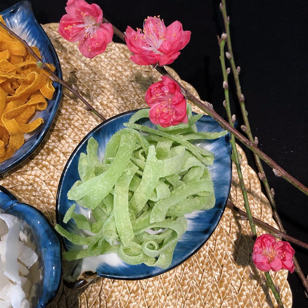 Chị em trổ tài làm mứt nhâm nhi ngày Tết: Mứt ngũ sắc thơm ngon đẹp mắt, mứt gừng đỏ vừa lạ vừa thơm!-18