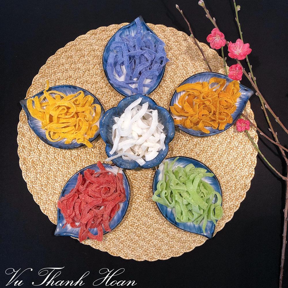 Chị em trổ tài làm mứt nhâm nhi ngày Tết: Mứt ngũ sắc thơm ngon đẹp mắt, mứt gừng đỏ vừa lạ vừa thơm!-19