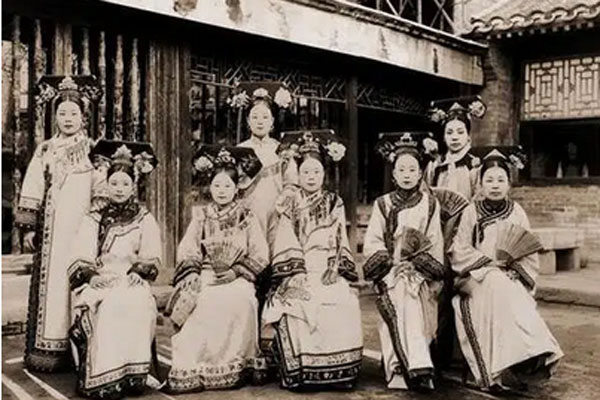 Đưa bạn thân về nhà rồi thấy hành vi kỳ lạ của đối phương, nữ sinh bàng hoàng phát hiện âm mưu thâm sâu khôn lường của cô bạn-2