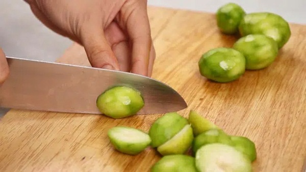 Cuối tuần rảnh rang, chị em hãy vào bếp làm chân gà lắc thập cẩm ăn cho sướng miệng: Hương vị chua chua ngọt ngọt, dai giòn sần sật không thể không mê!-7