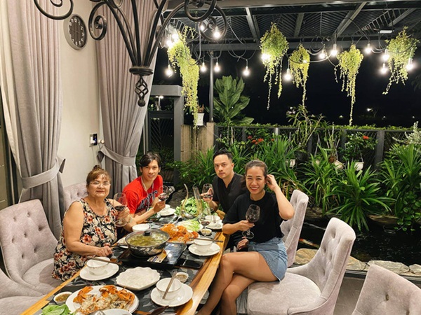 Cận cảnh biệt thự triệu đô của Cao Thái Sơn: Góc nào cũng toát lên mùi chanh sả, ban công có view cực ăn tiền-17