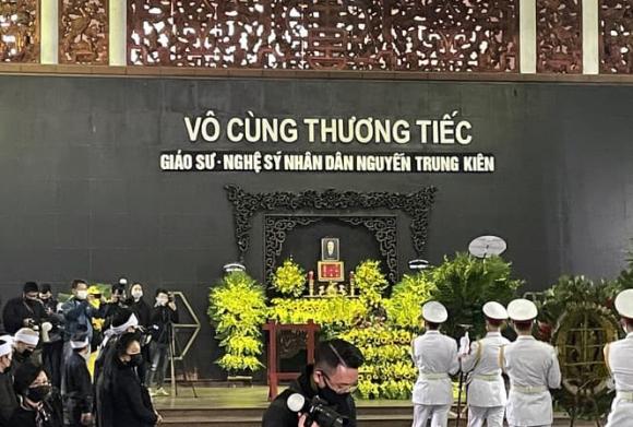 Đám tang NSND Trung Kiên: Diva Thanh Lam cùng bạn trai, Tùng Dương và các nghệ sĩ đến viếng-1