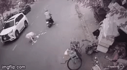 Cô gái đánh rơi cọc tiền 30 triệu bị mọi người tranh nhau hôi của: Mình không dám về quê ăn Tết nữa, vì phút bất cẩn mà mất hết-2