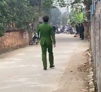 Hà Nội: Nam sinh lớp 12 đến nhà bạn gái cắt cổ tự tử nghi do mâu thuẫn tình cảm-1