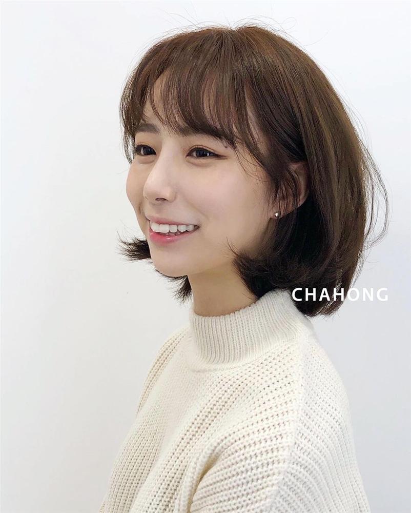 Hội chị em tóc mỏng quẹt nên cắt ngắn theo 4 kiểu sau đây, tóc dày hơn mà độ sành điệu còn gia tăng mạnh mẽ-12