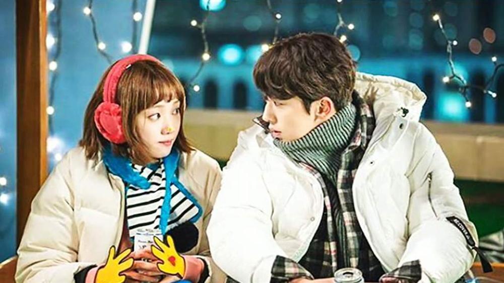 Thuê cô gái mới quen giả làm người yêu về quê ra mắt vì sợ Tết bị hỏi, nhưng cuối cùng lại bị mẹ nhốt vào trong phòng để rồi 2 phút sau thì...-2