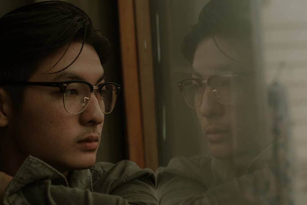 Thuê cô gái mới quen giả làm người yêu về quê ra mắt vì sợ Tết bị hỏi, nhưng cuối cùng lại bị mẹ nhốt vào trong phòng để rồi 2 phút sau thì...-1