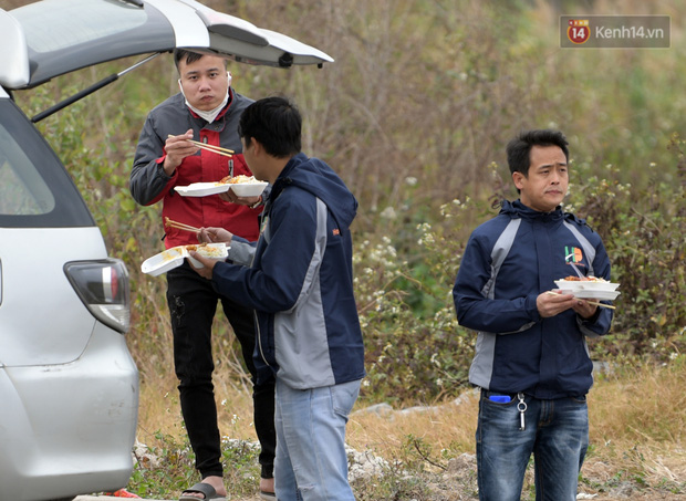 Sinh viên hối hả trở về Quảng Ninh: Không lo giãn cách xã hội chỉ cần được ăn Tết cùng gia đình-18