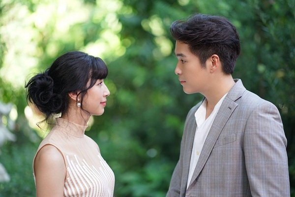 Đến đón vợ, tôi kinh ngạc vô cùng khi nghe thấy cô ấy giới thiệu mình là anh xe ôm-1